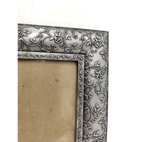 Malden Metal Silver Floral 5x7 Picture Frame - Picture 6 of 7